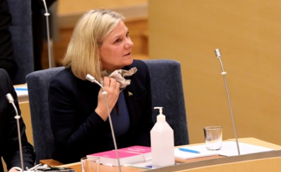 स्वीडन की पहली महिला पीएम ने पद संभालते ही दिया इस्तीफा