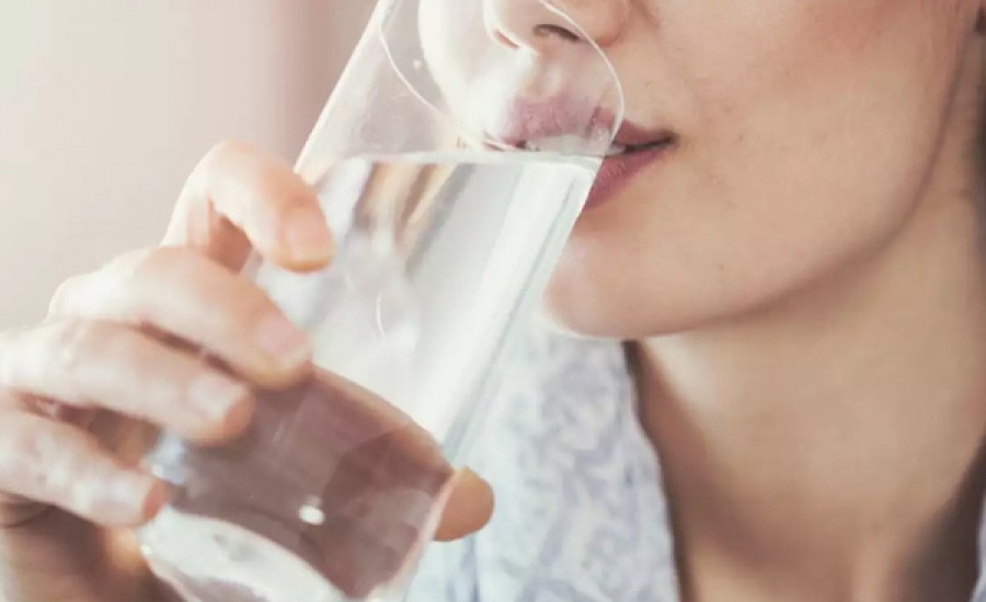 क्या आप अपने रोजाना पानी पीने का हिसाब रखते हैं?