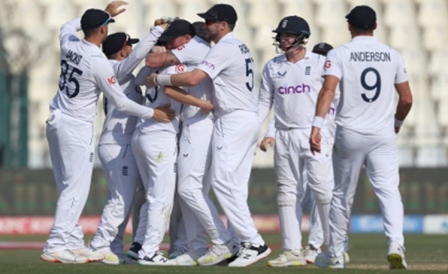 इंग्लैंड ने मुल्तान में 26 रन की रोमांचक जीत के साथ पाकिस्तान में ऐतिहासिक टेस्ट सीरीज पर कब्जा किया